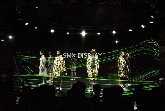 Chất lượng Màn hình lưới ba chiều vô hình 3D Chiếu hình ba chiều trực tiếp 78% Độ trong suốt Nhà máy